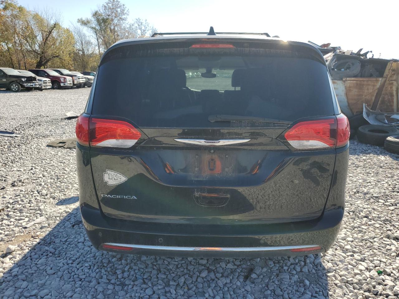 2017 Chrysler Pacifica - Image 6