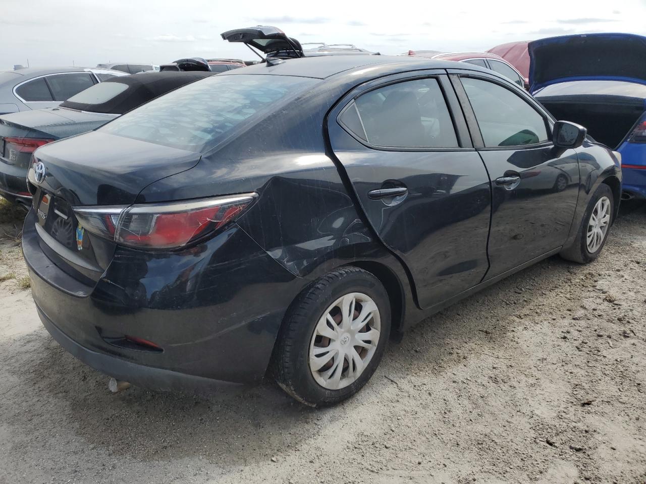 2019 Toyota Yaris - Image 3