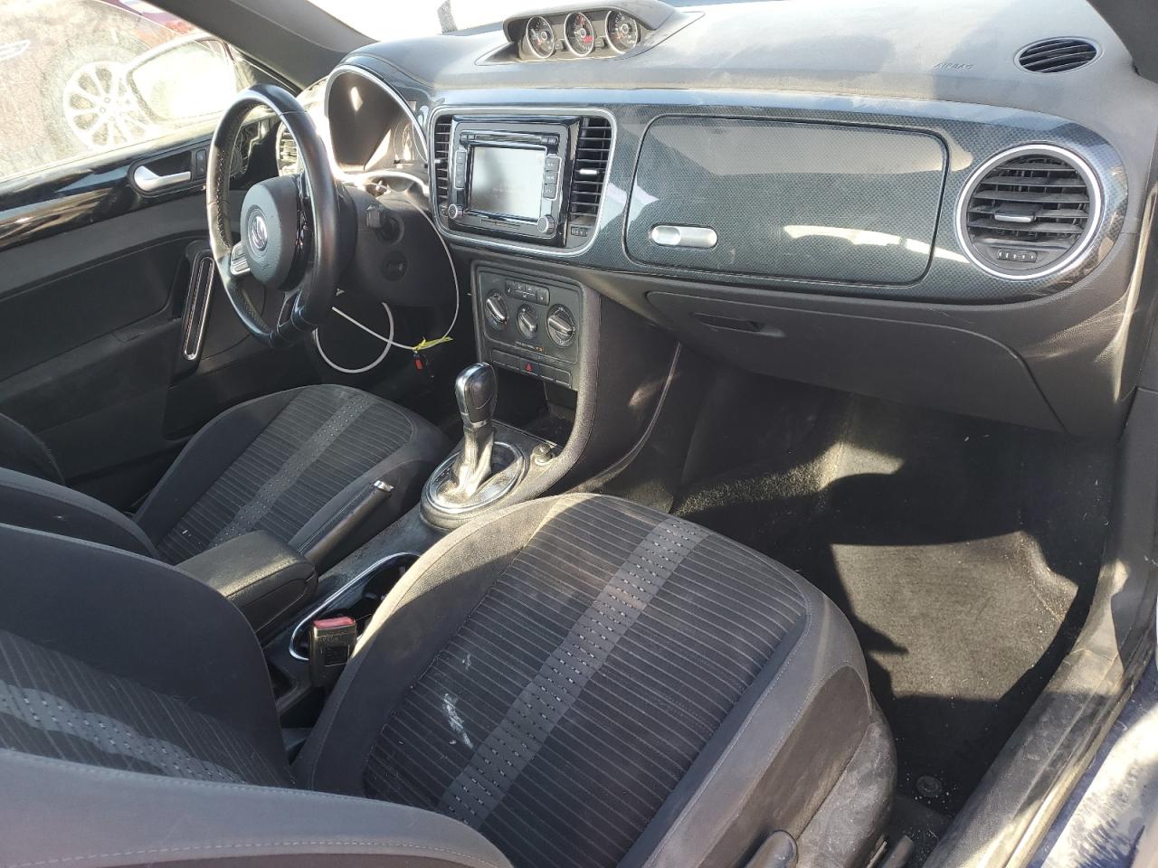 2013 Volkswagen Beetle - Image 8