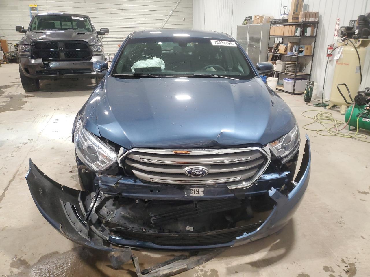 VIN 1FAHP2E88JG114111 2018 FORD TAURUS no.5