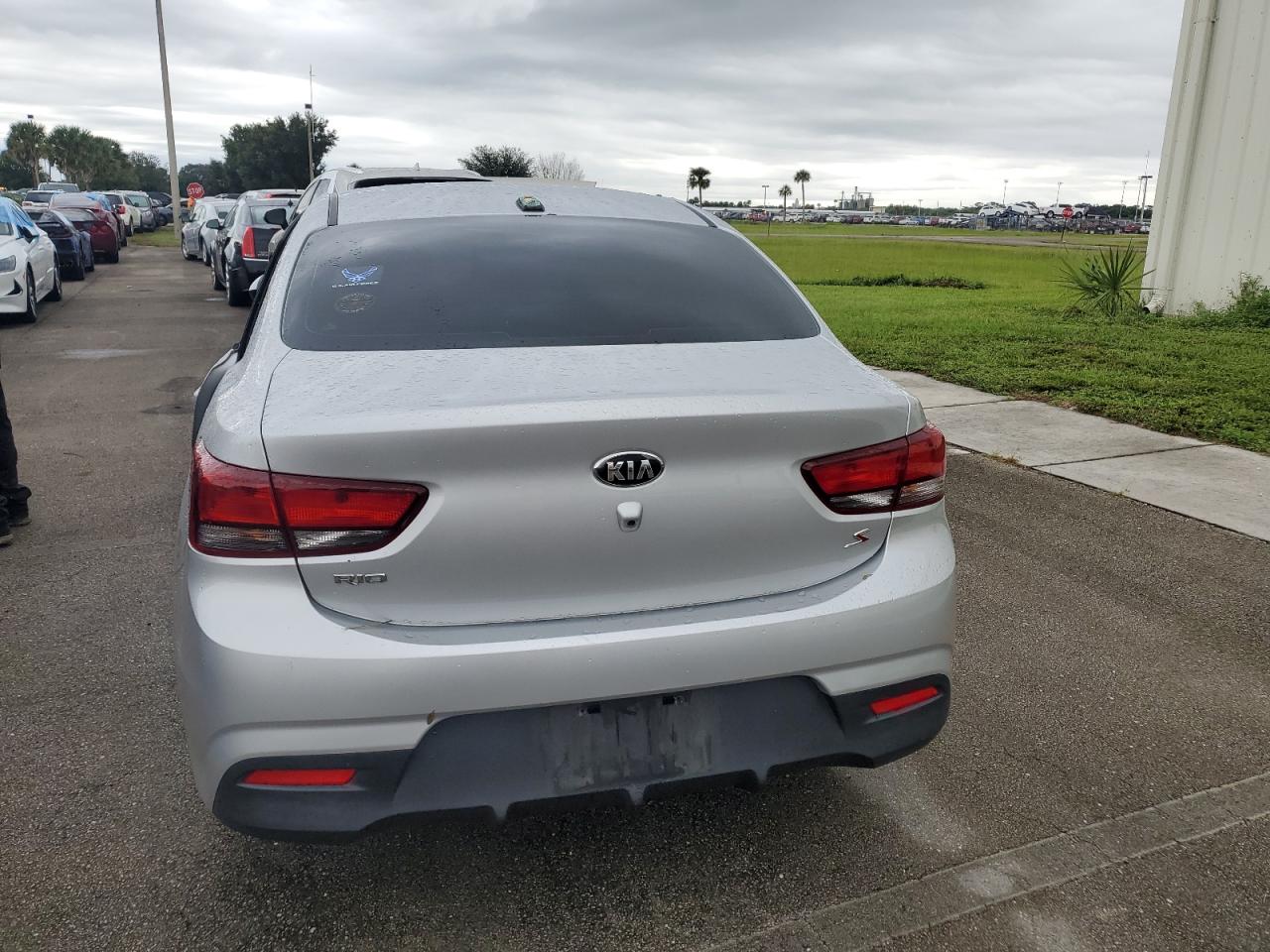 3KPA24AB8KE197127 2019 Kia Rio S