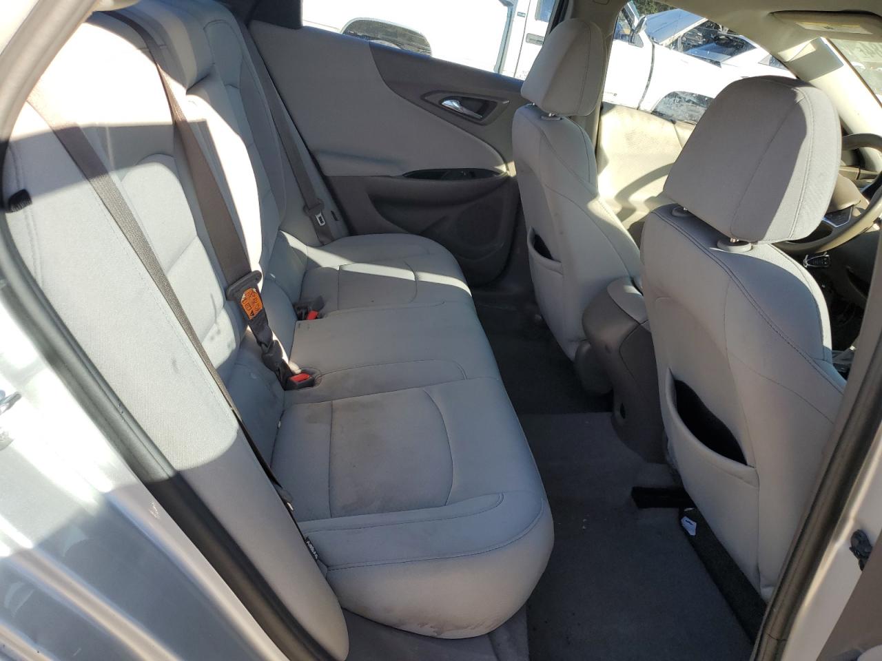 2016 Chevrolet Malibu - Image 10