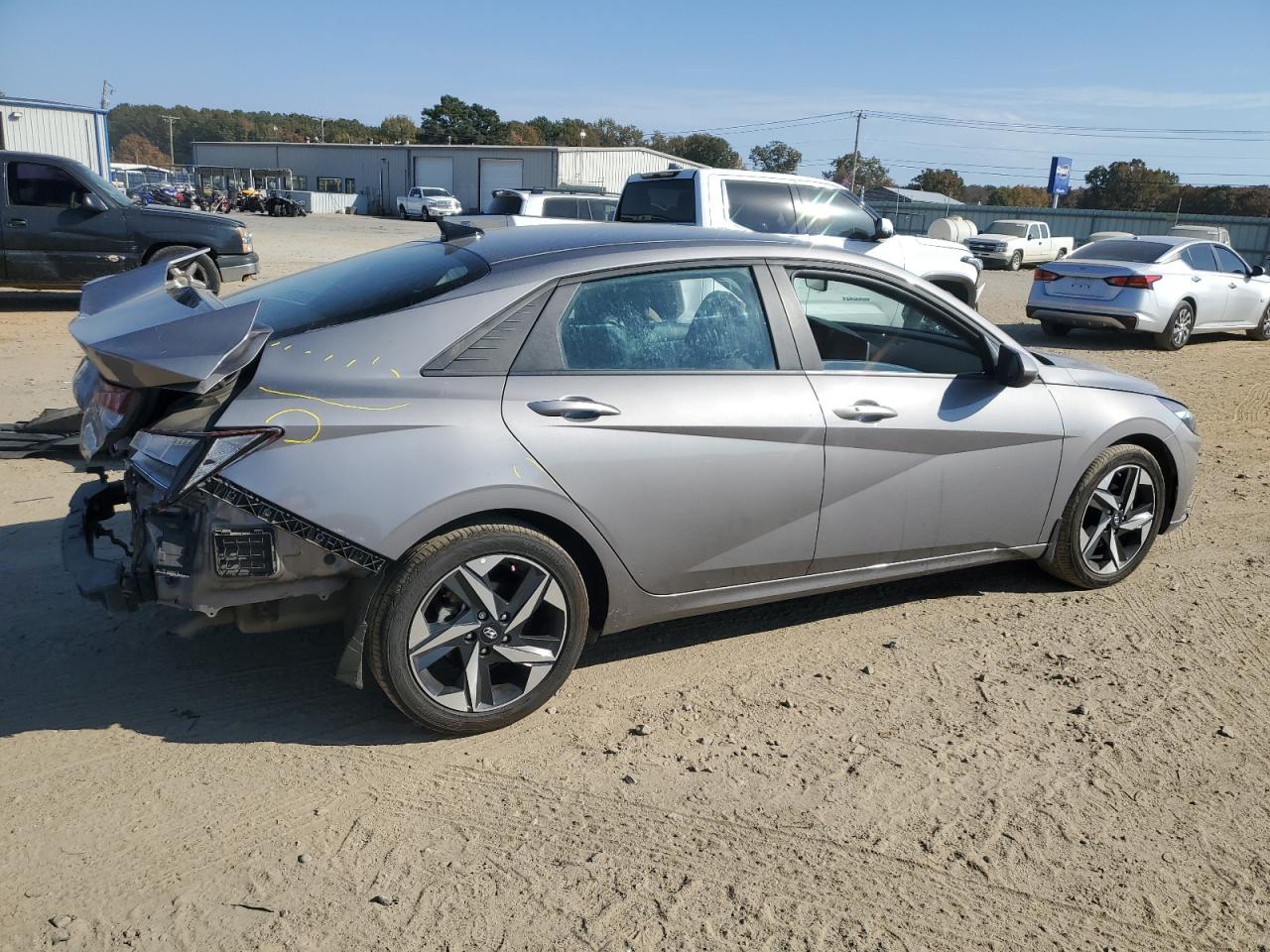 2023 Hyundai Elantra - Image 3