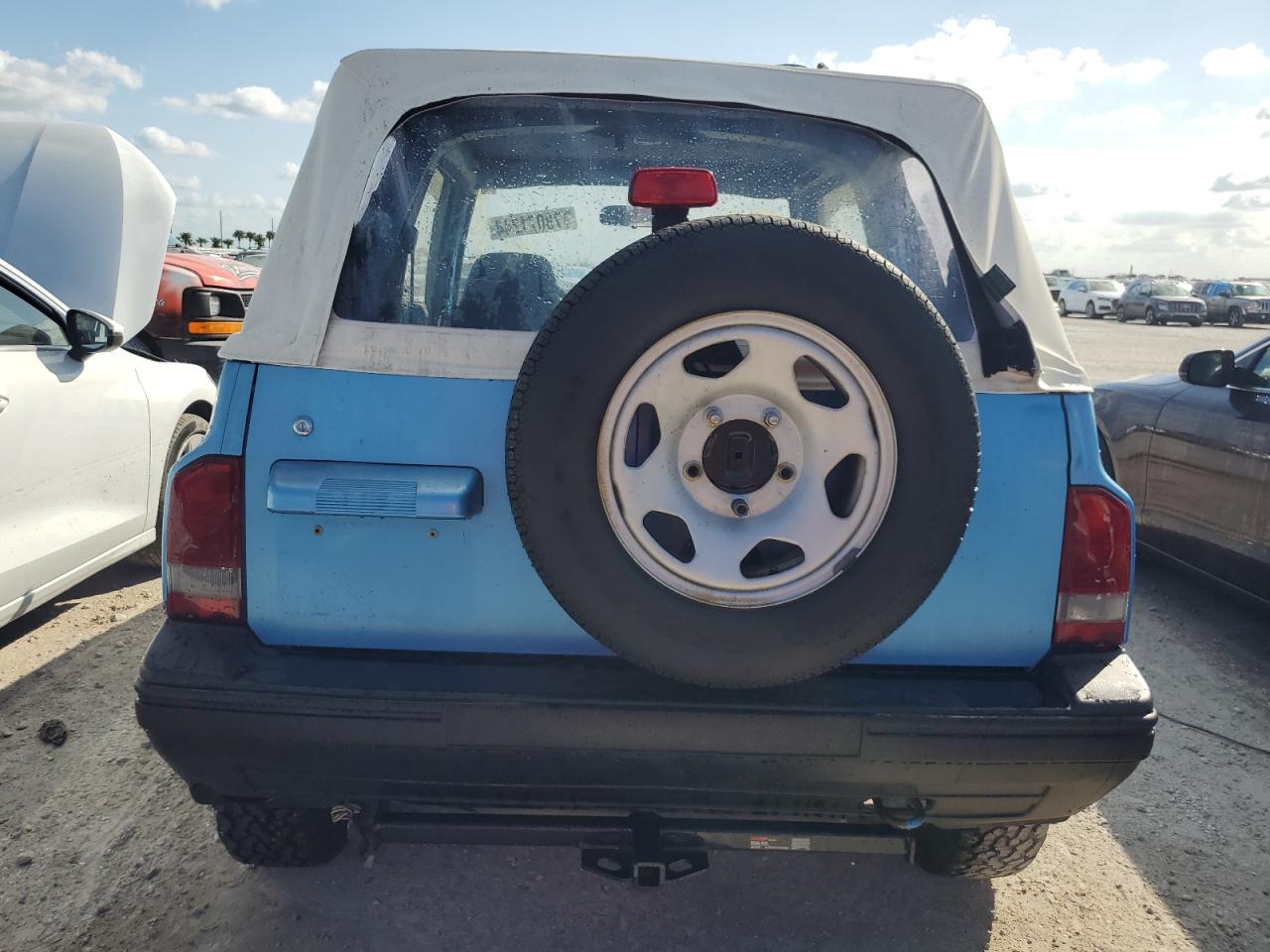 1994 Geo Tracker VIN: 2CNBE18U0R6940807 Lot: 78071244