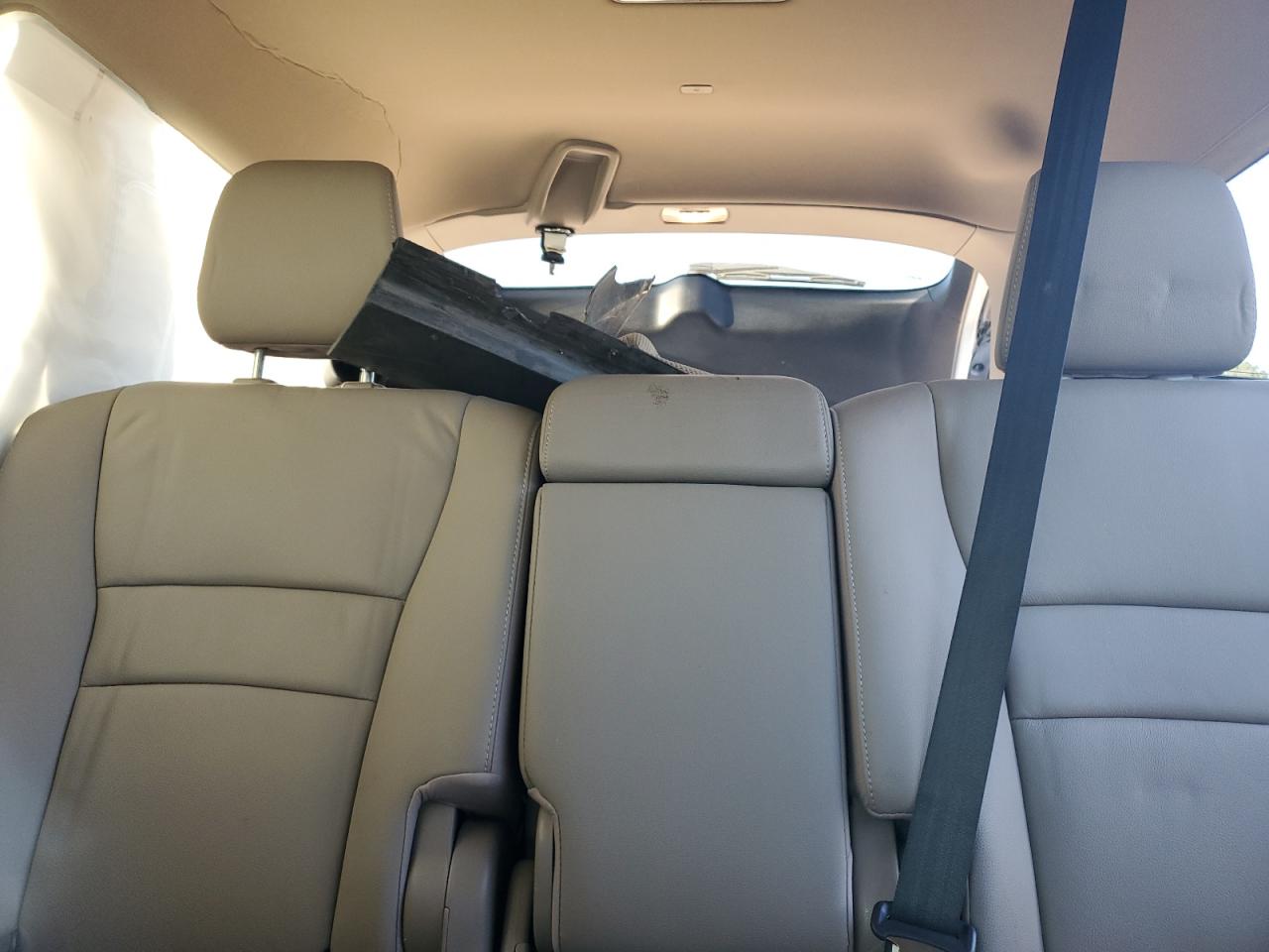 2018 Honda Pilot Touring VIN: 5FNYF5H99JB002527 Lot: 75761694