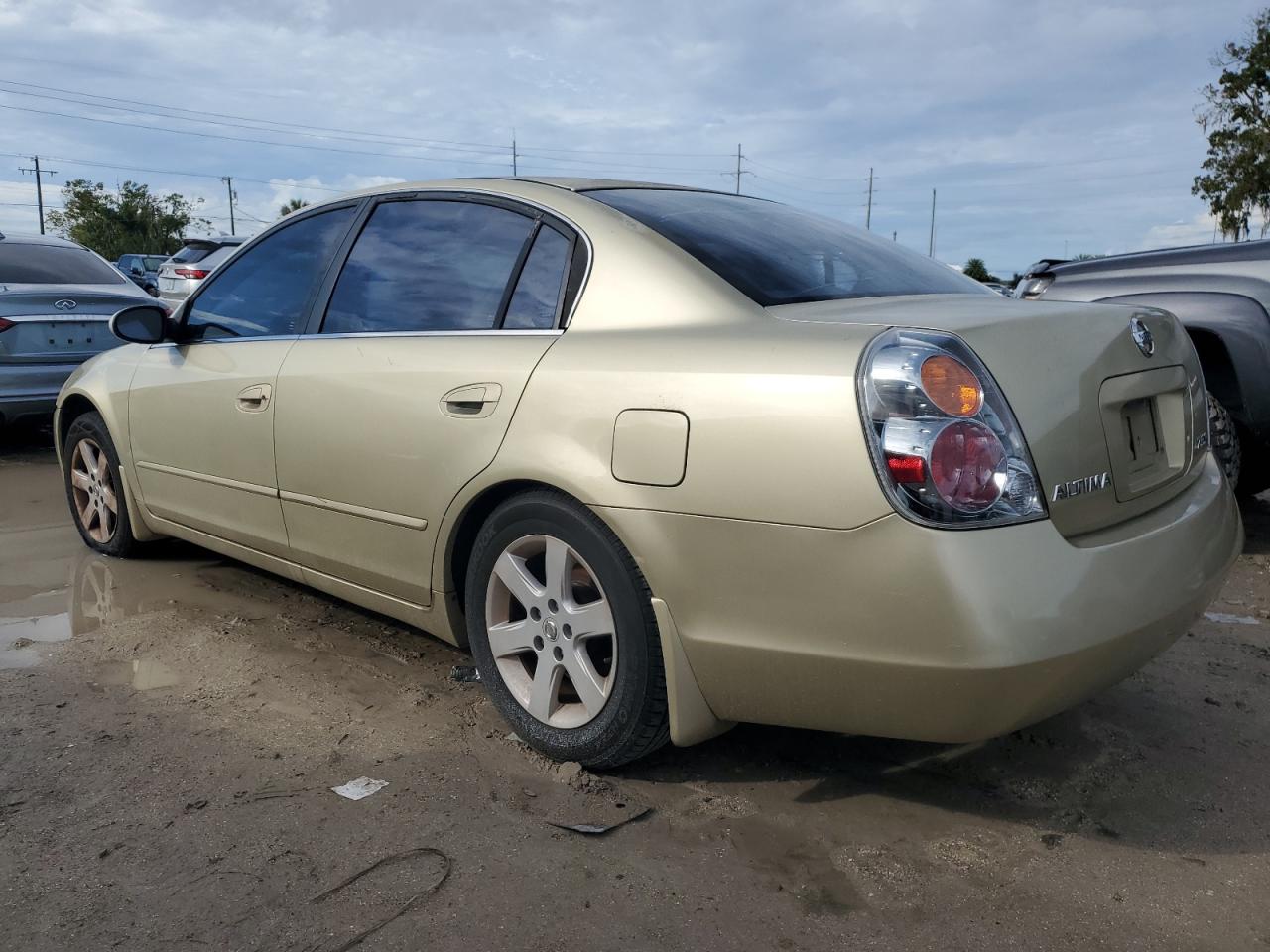 2004 Nissan Altima - Image 2