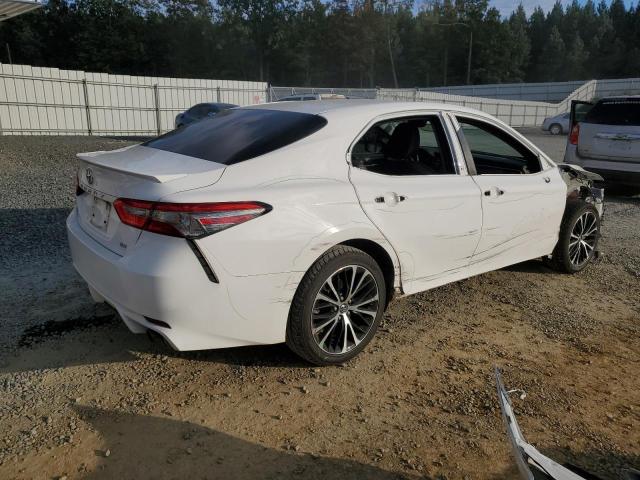  TOYOTA CAMRY 2018 Белый