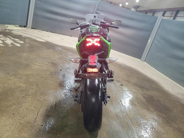  KAWASAKI EX650 F 2017 Зелений