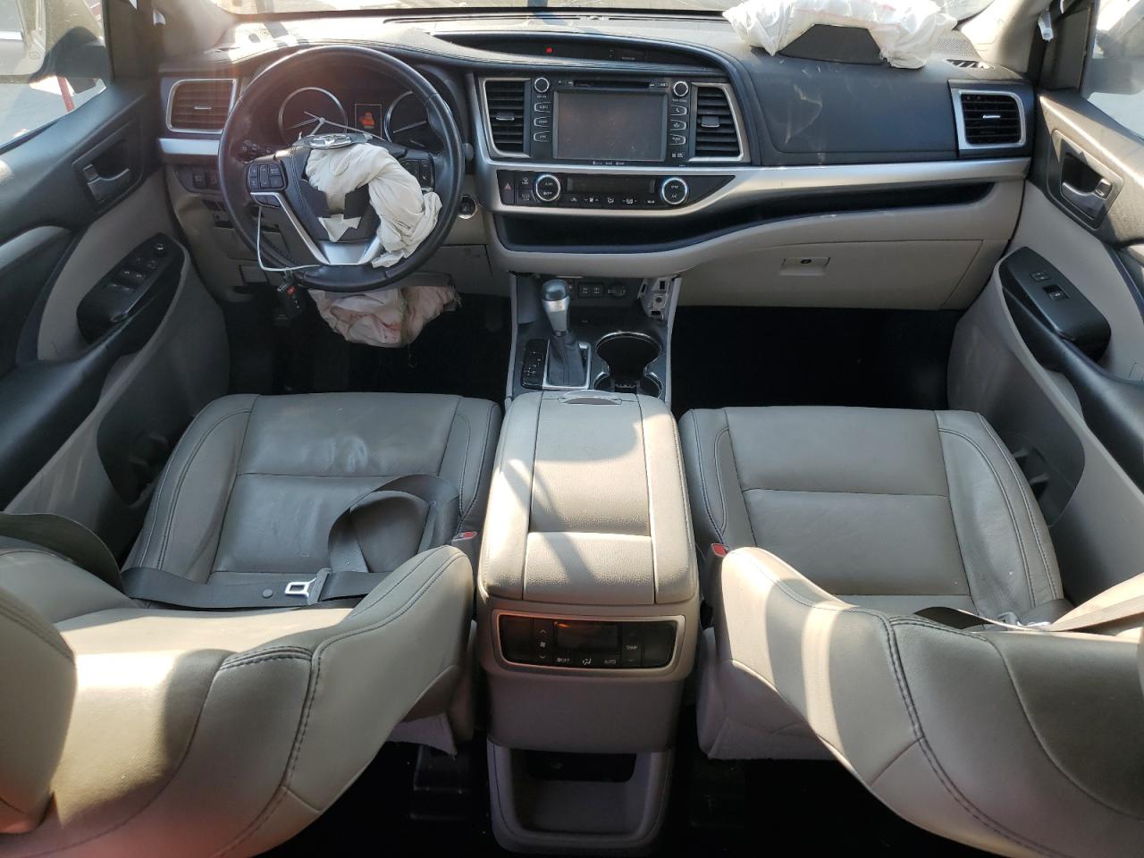 2017 Toyota Highlander - Image 8