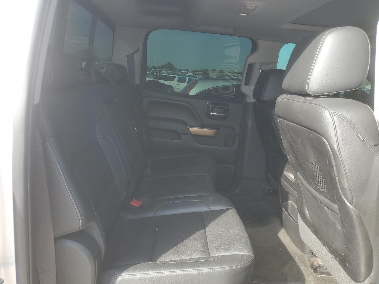 2014 Chevrolet Silverado - Image 10
