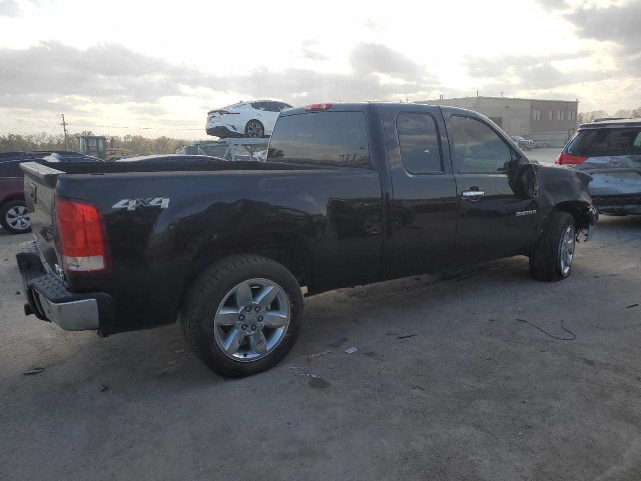 2013 GMC Sierra - Image 3