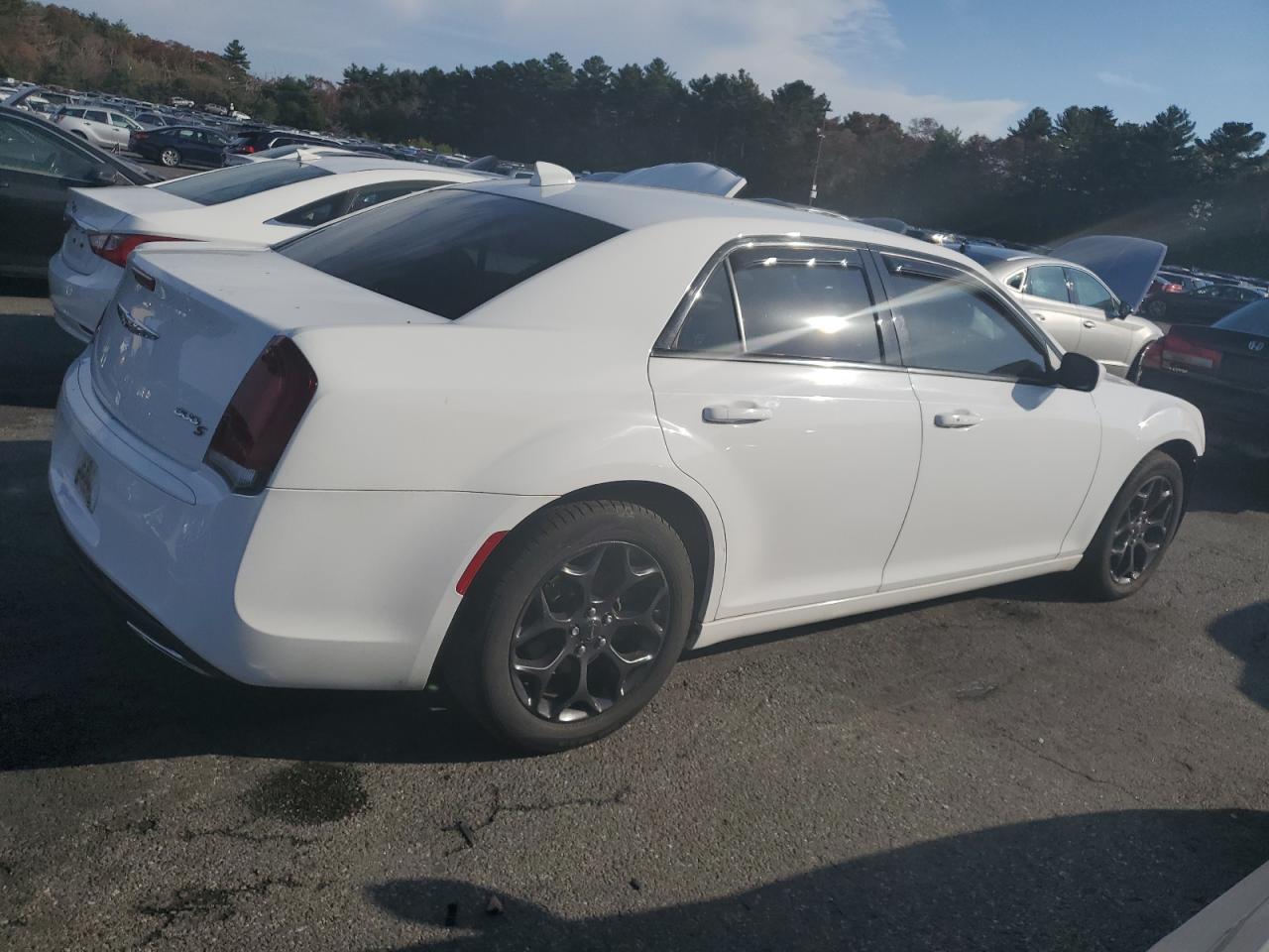2019 Chrysler 300 - Image 3