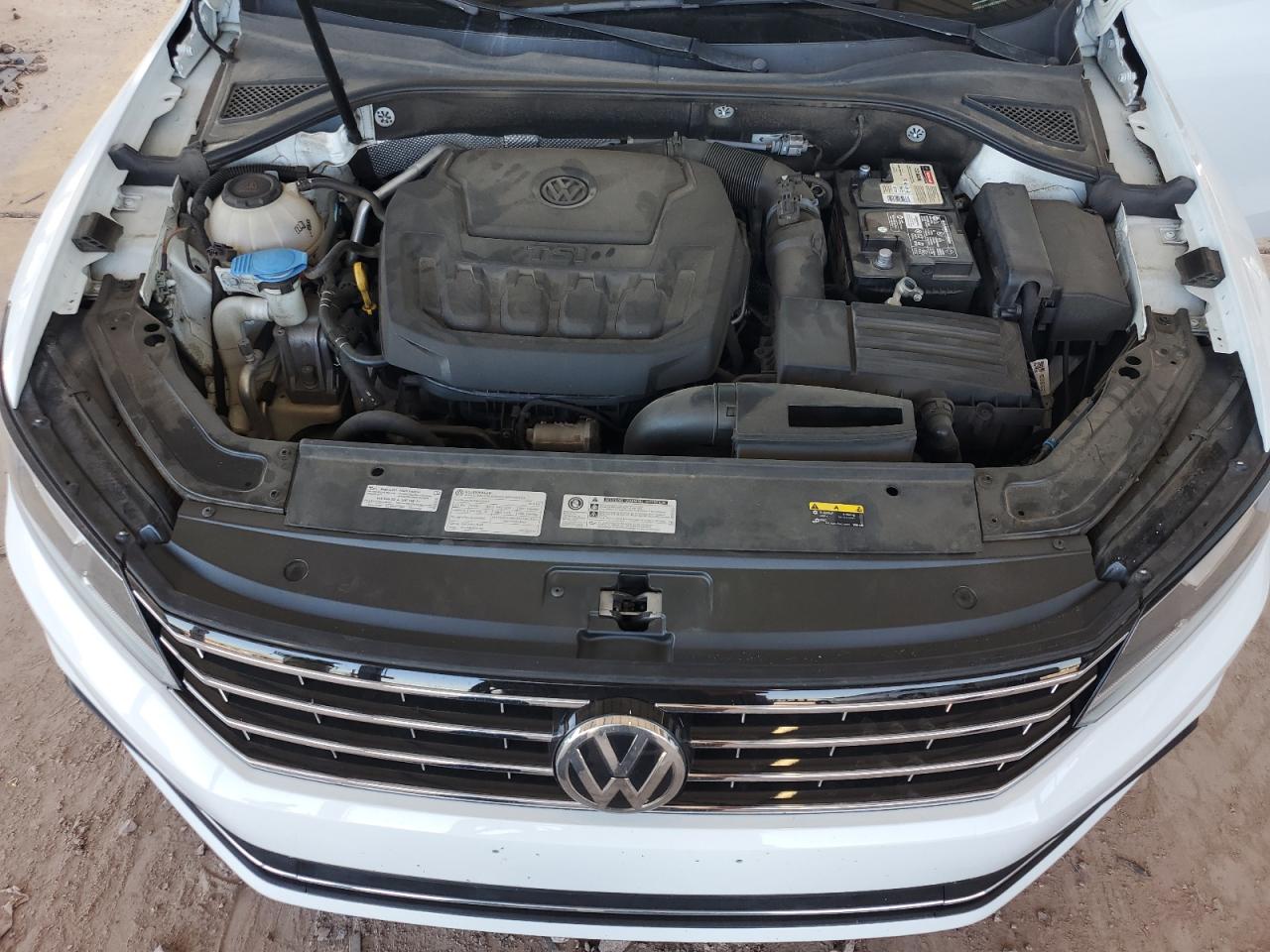 1VWLA7A33KC000715 2019 Volkswagen Passat Wolfsburg