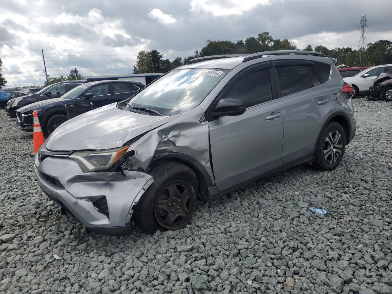 2T3ZFREV1HW344023 2017 TOYOTA RAV 4 - Image 1