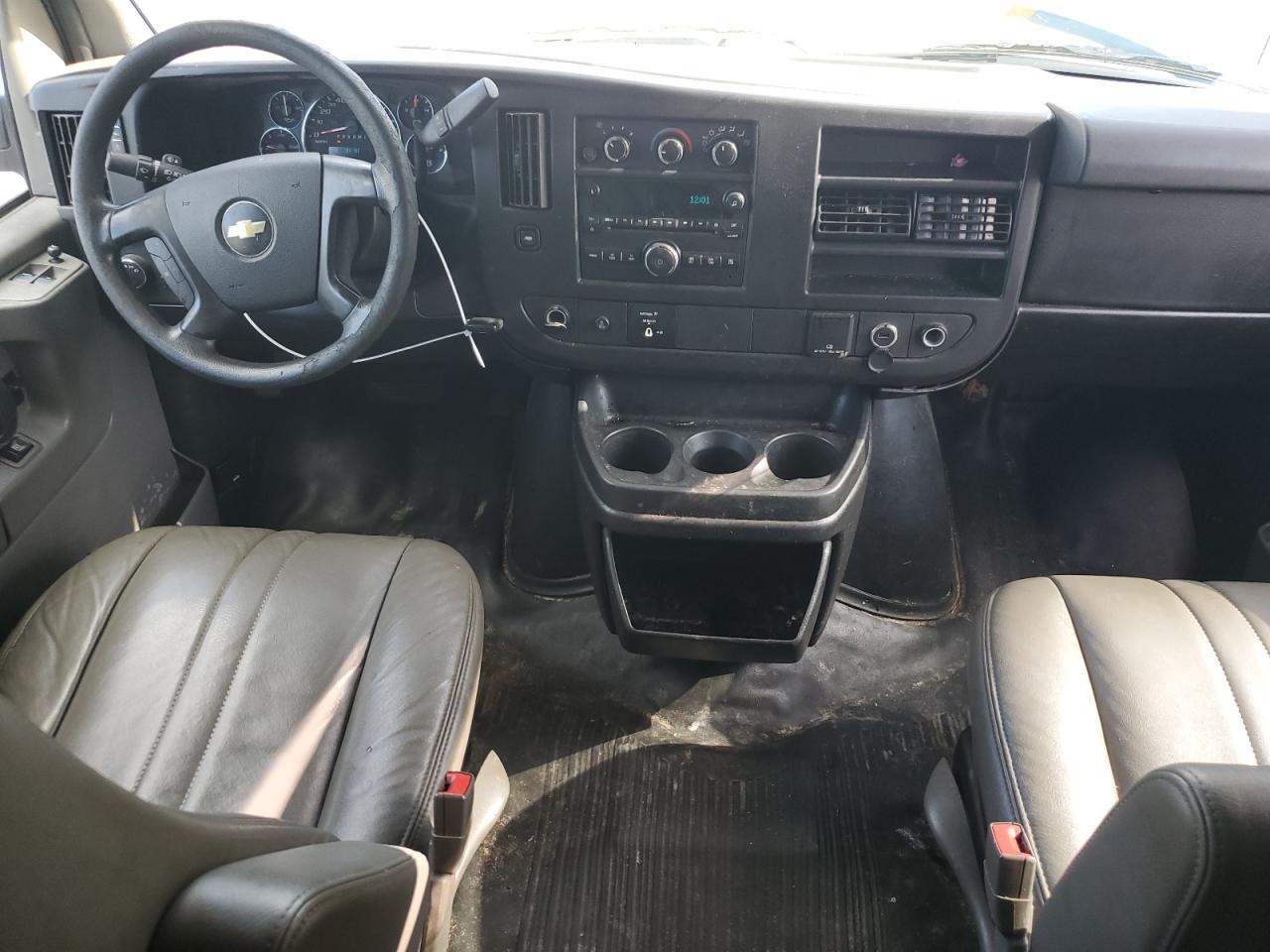 2015 Chevrolet Express - Image 8
