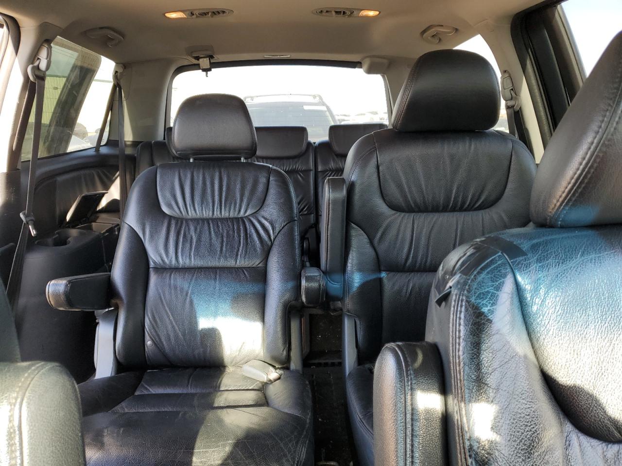 2007 Honda Odyssey - Image 10