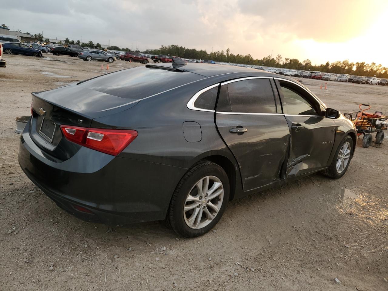 2018 Chevrolet Malibu - Image 3