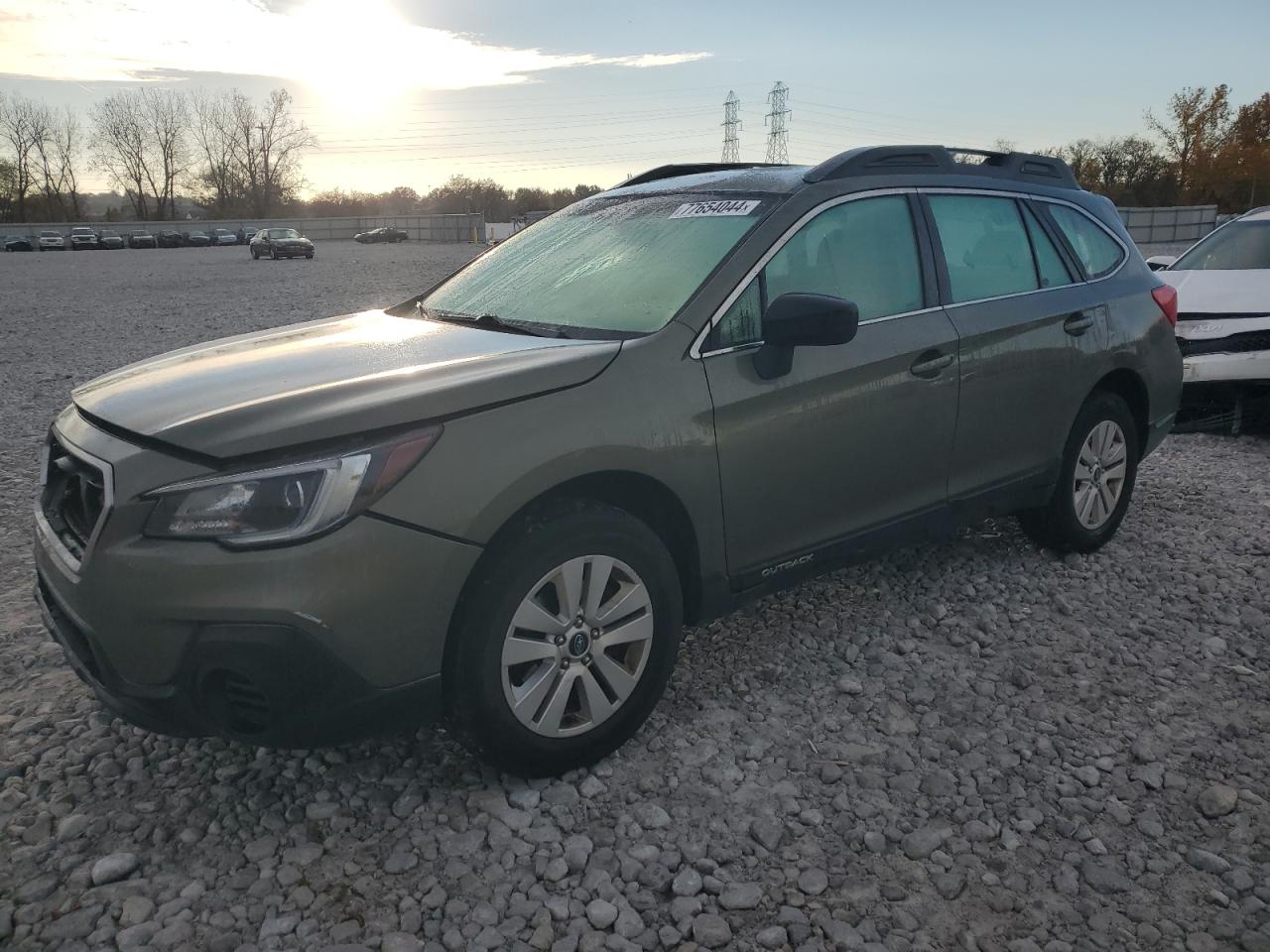 VIN 4S4BSAACXJ3267742 2018 SUBARU OUTBACK no.1