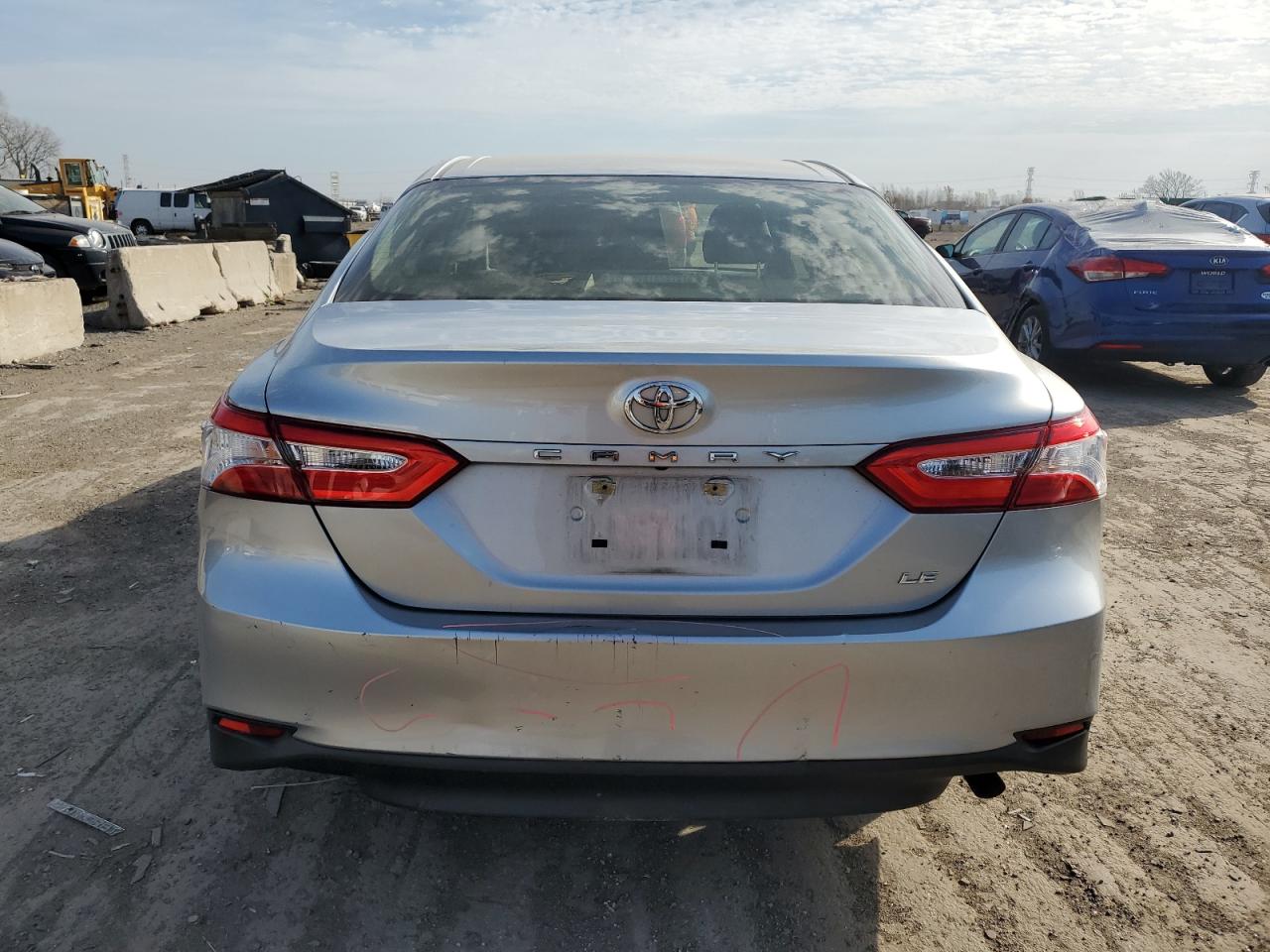 VIN JTNB11HK7J3016208 2018 TOYOTA CAMRY no.6