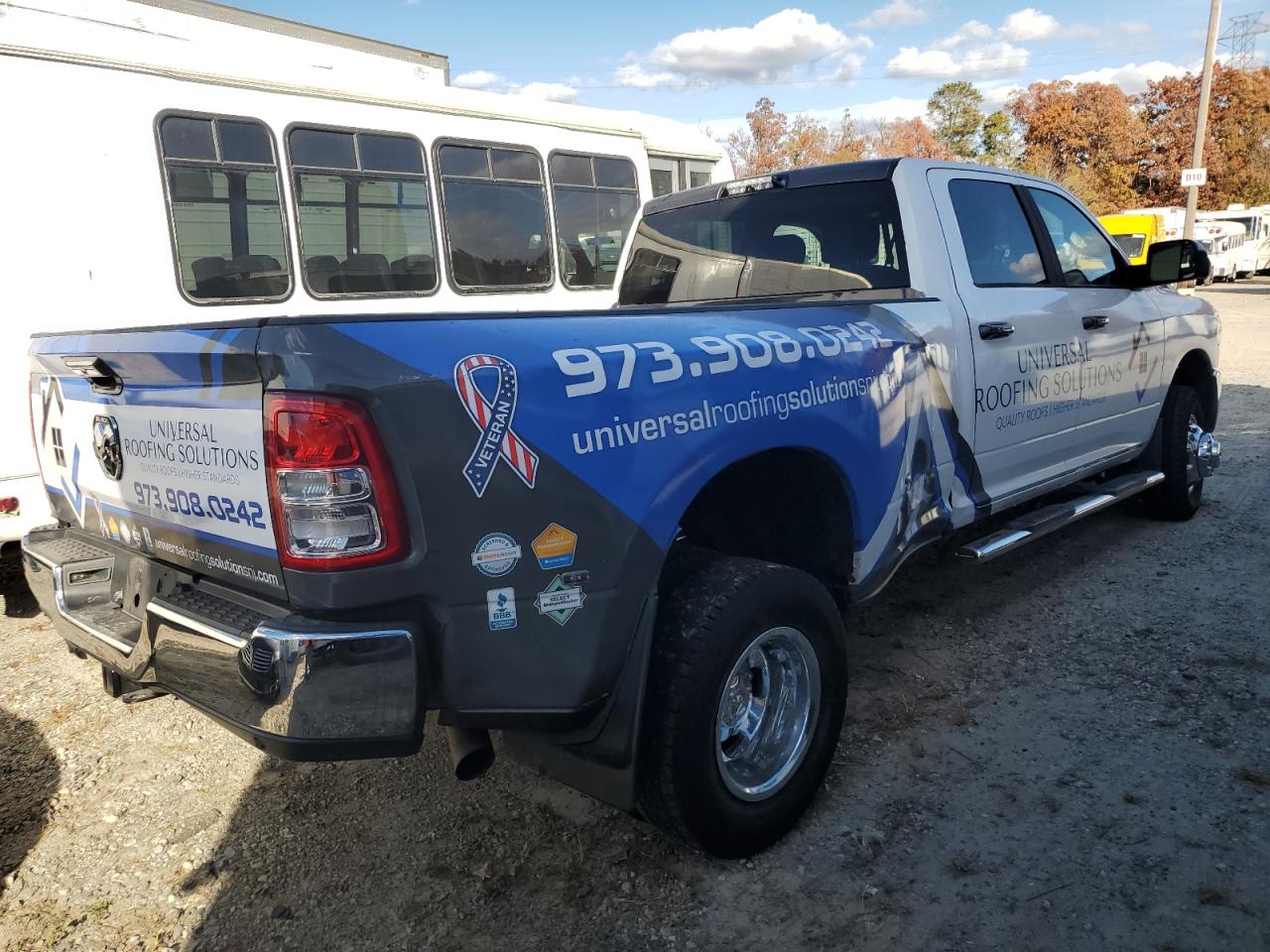 2019 RAM 3500 - Image 3