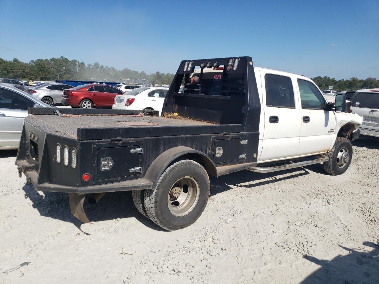 2004 Chevrolet Silverado - Image 3