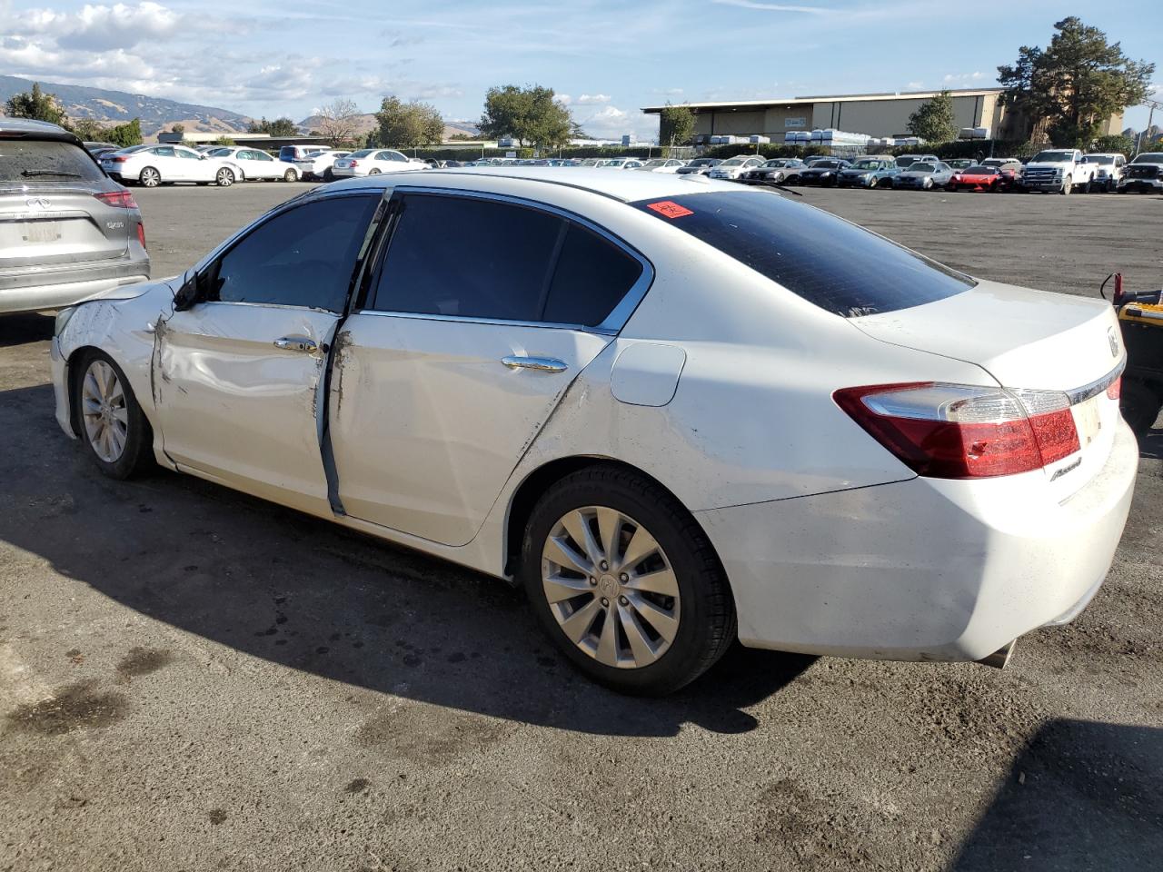 VIN 1HGCR3F84DA038382 2013 HONDA ACCORD no.2