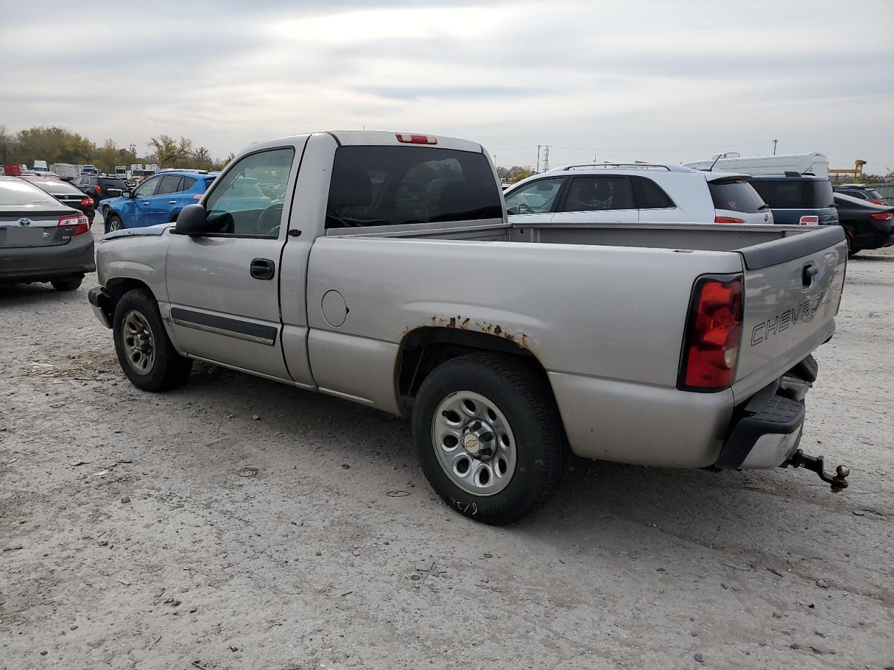 2005 Chevrolet Silverado - Image 2