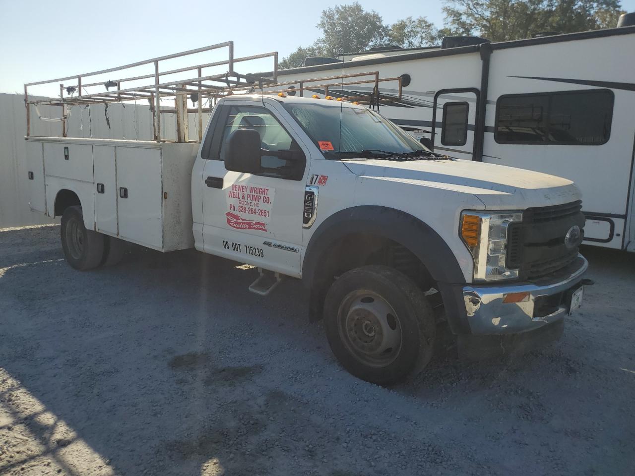 2017 Ford F450 - Image 4