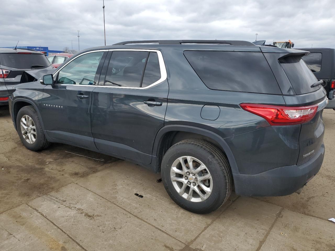 VIN 1GNERGKW1KJ233976 2019 CHEVROLET TRAVERSE no.2