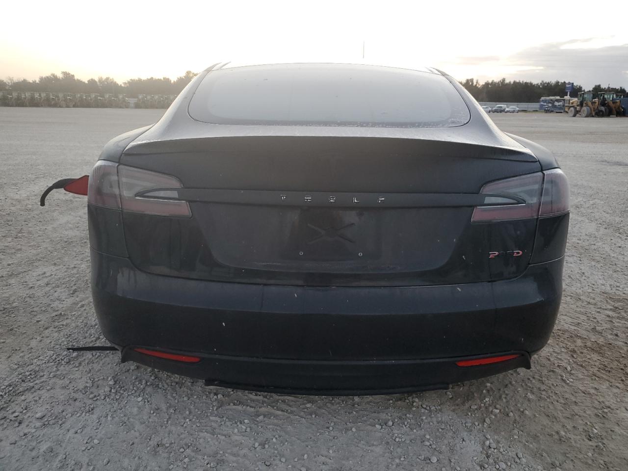 2015 Tesla Model S 85D VIN: 5YJSA1H20FFP66452 Lot: 76063584