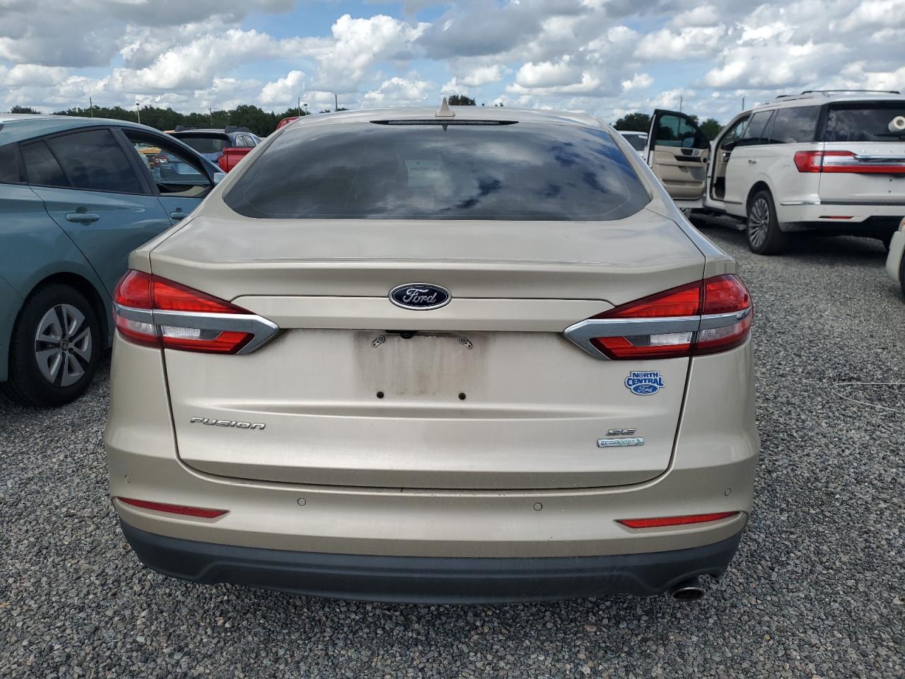 3FA6P0HDXKR169903 2019 Ford Fusion Se