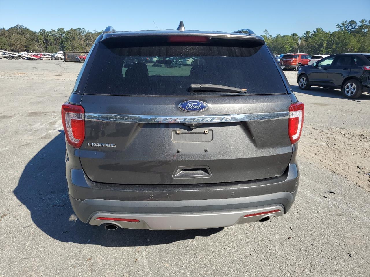 1FM5K7F83HGB81700 2017 Ford Explorer Limited