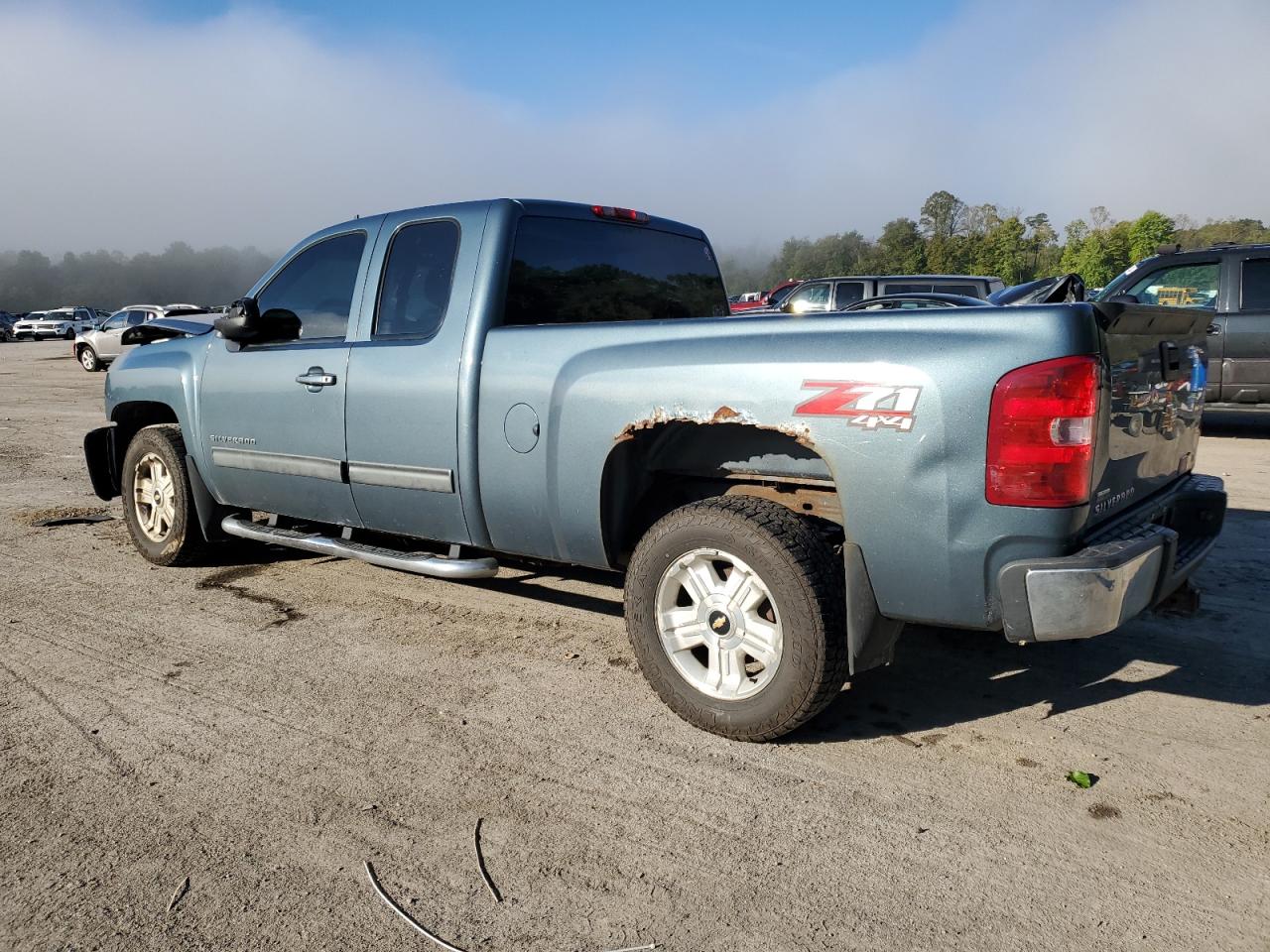 2011 Chevrolet Silverado - Image 2