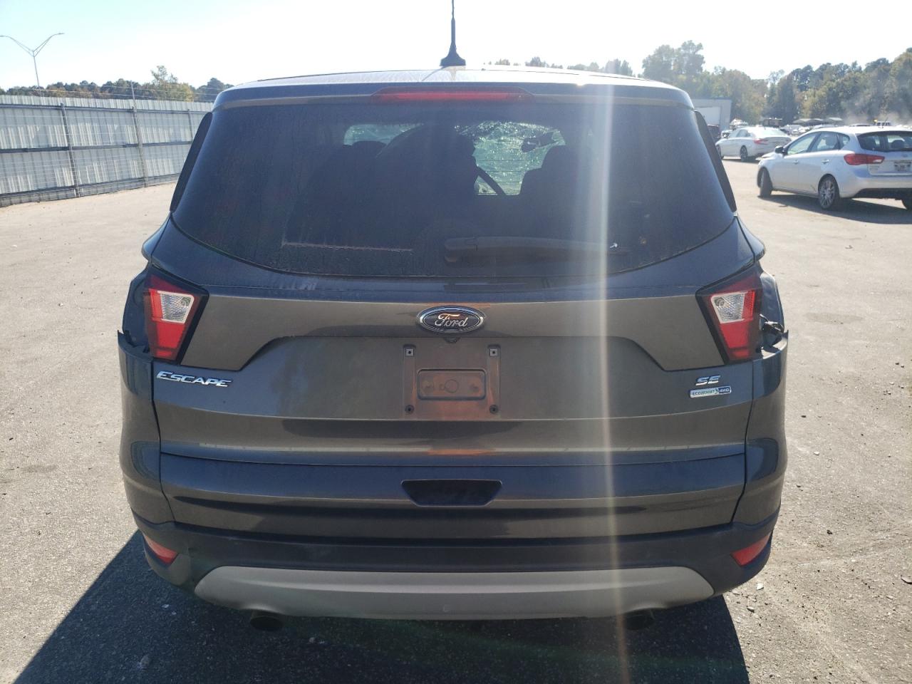 2019 Ford Escape Se VIN: 1FMCU9GD9KUA47825 Lot: 77427454