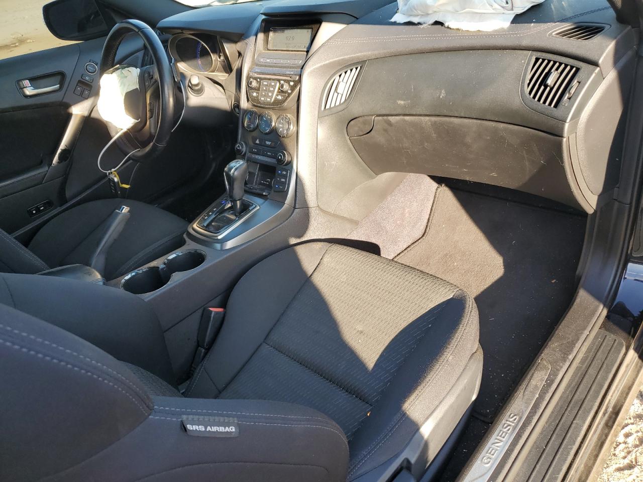 2015 Hyundai Genesis - Image 8