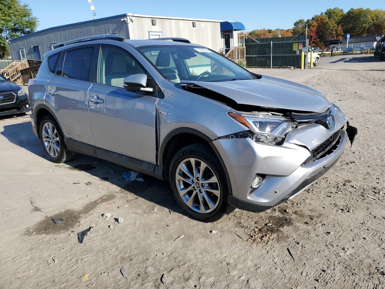 2017 Toyota RAV 4 - Image 4