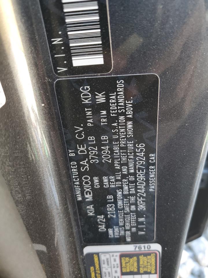 2024 Kia Forte - Image 12