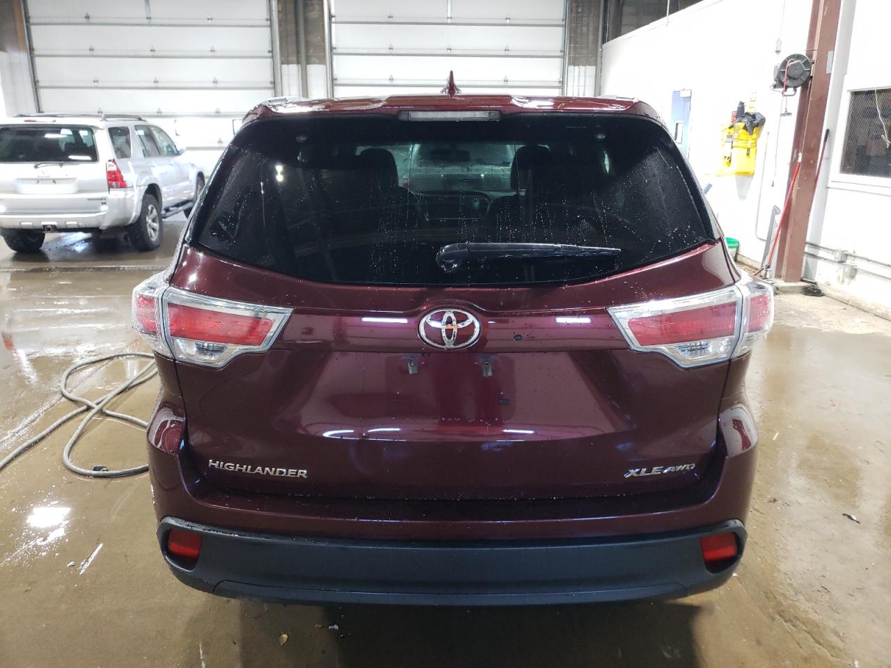 5TDJKRFH4GS340145 2016 Toyota Highlander Xle