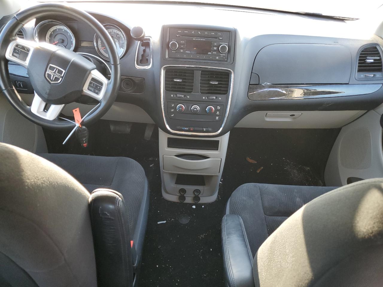 2016 Dodge Caravan - Image 8