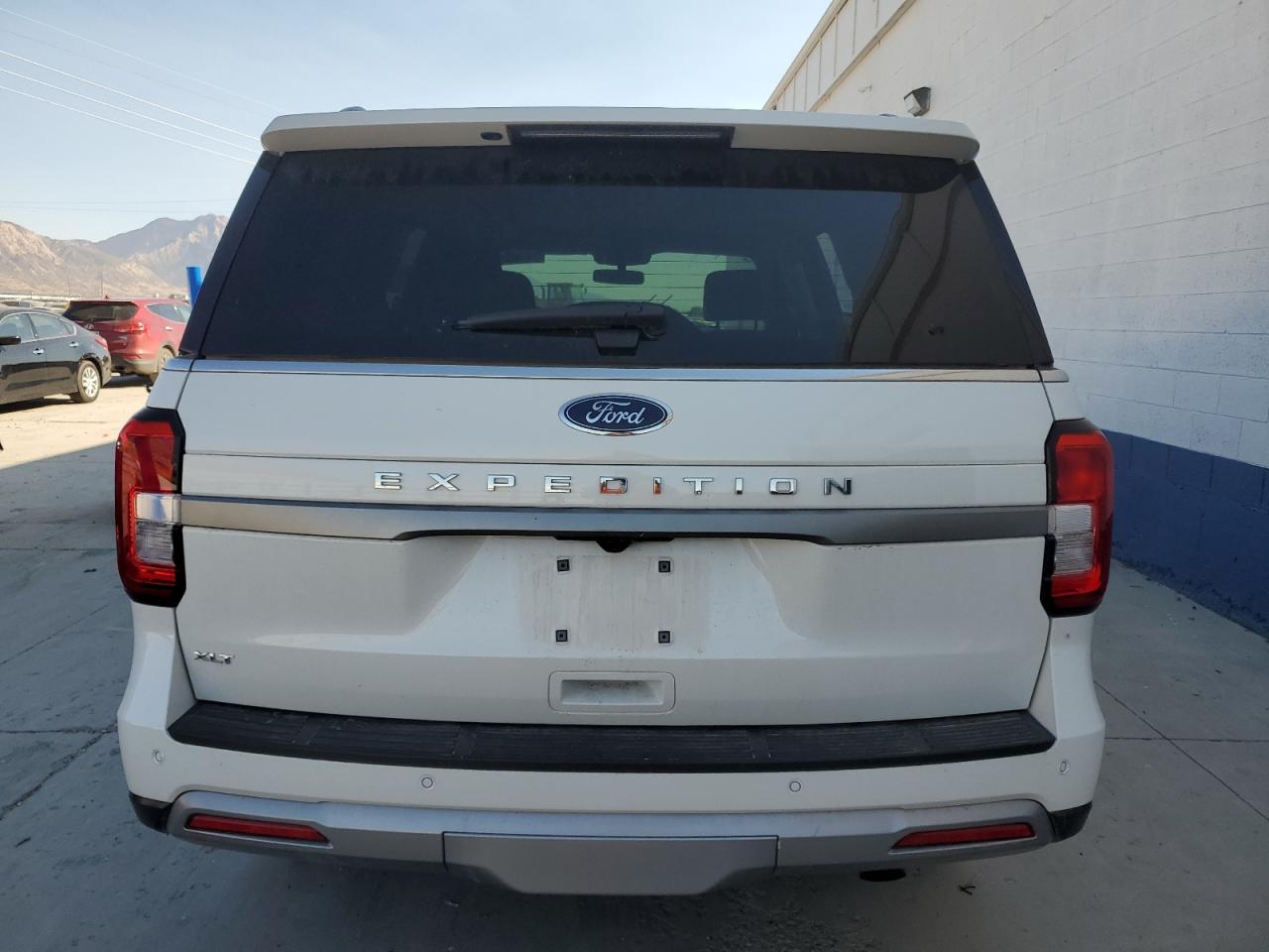 2024 Ford Expedition Xlt VIN: 1FMJU1J86REA10935 Lot: 74246274