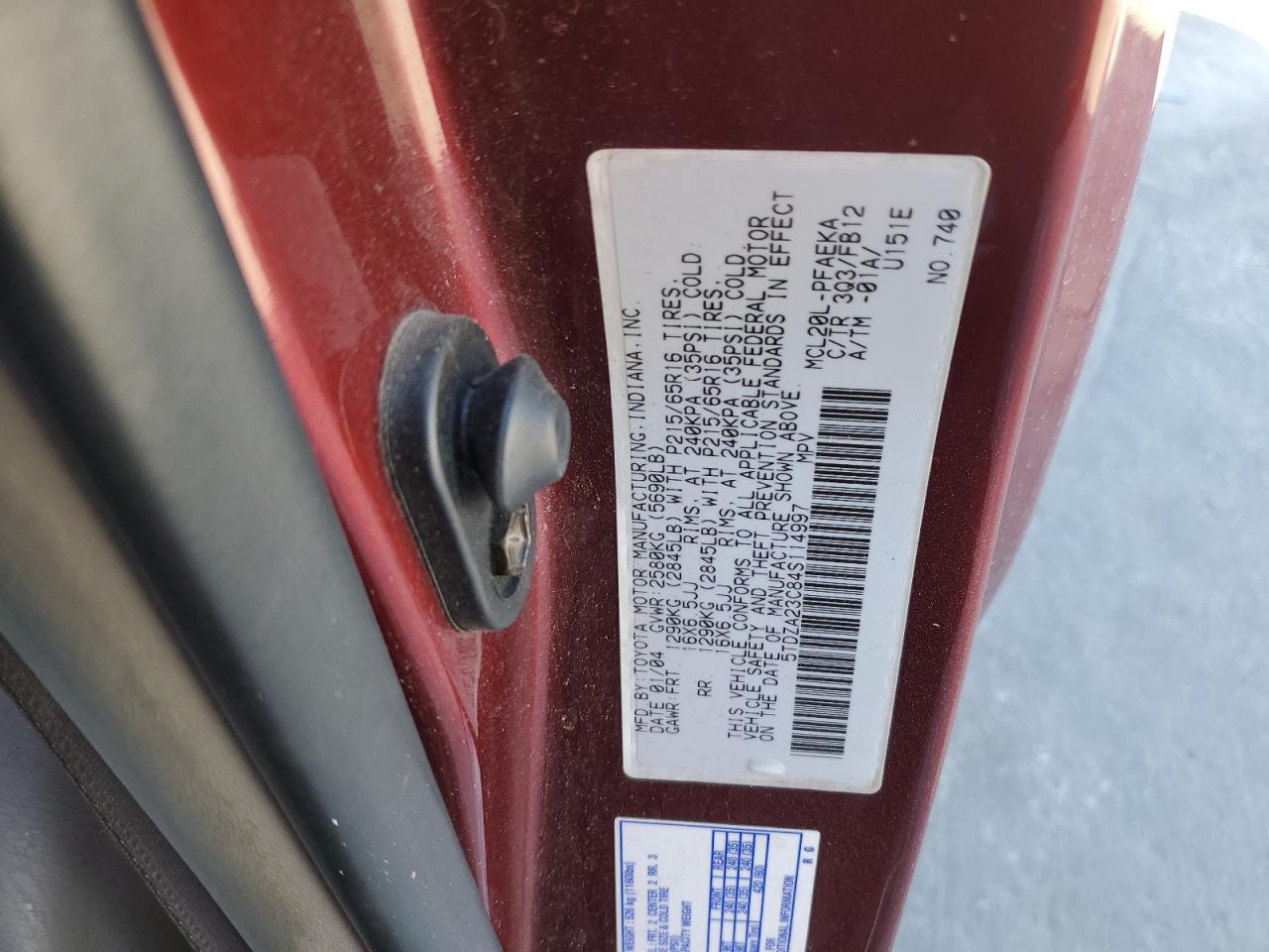 2004 Toyota Sienna - Image 13