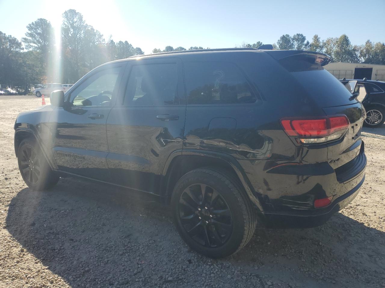 2017 Jeep Grand Cherokee - Image 2