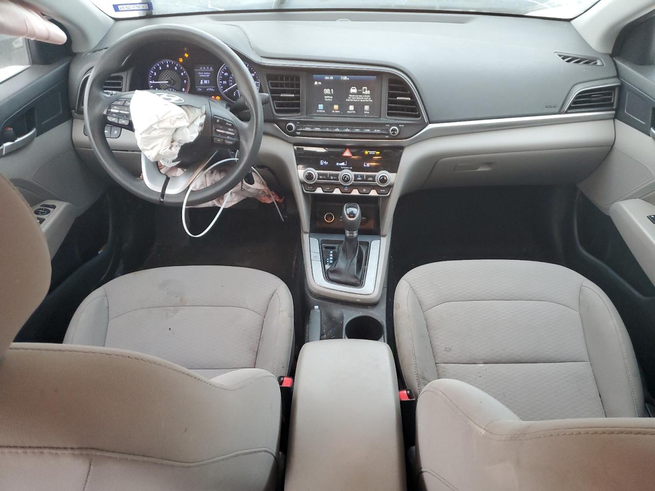 2020 Hyundai Elantra - Image 8