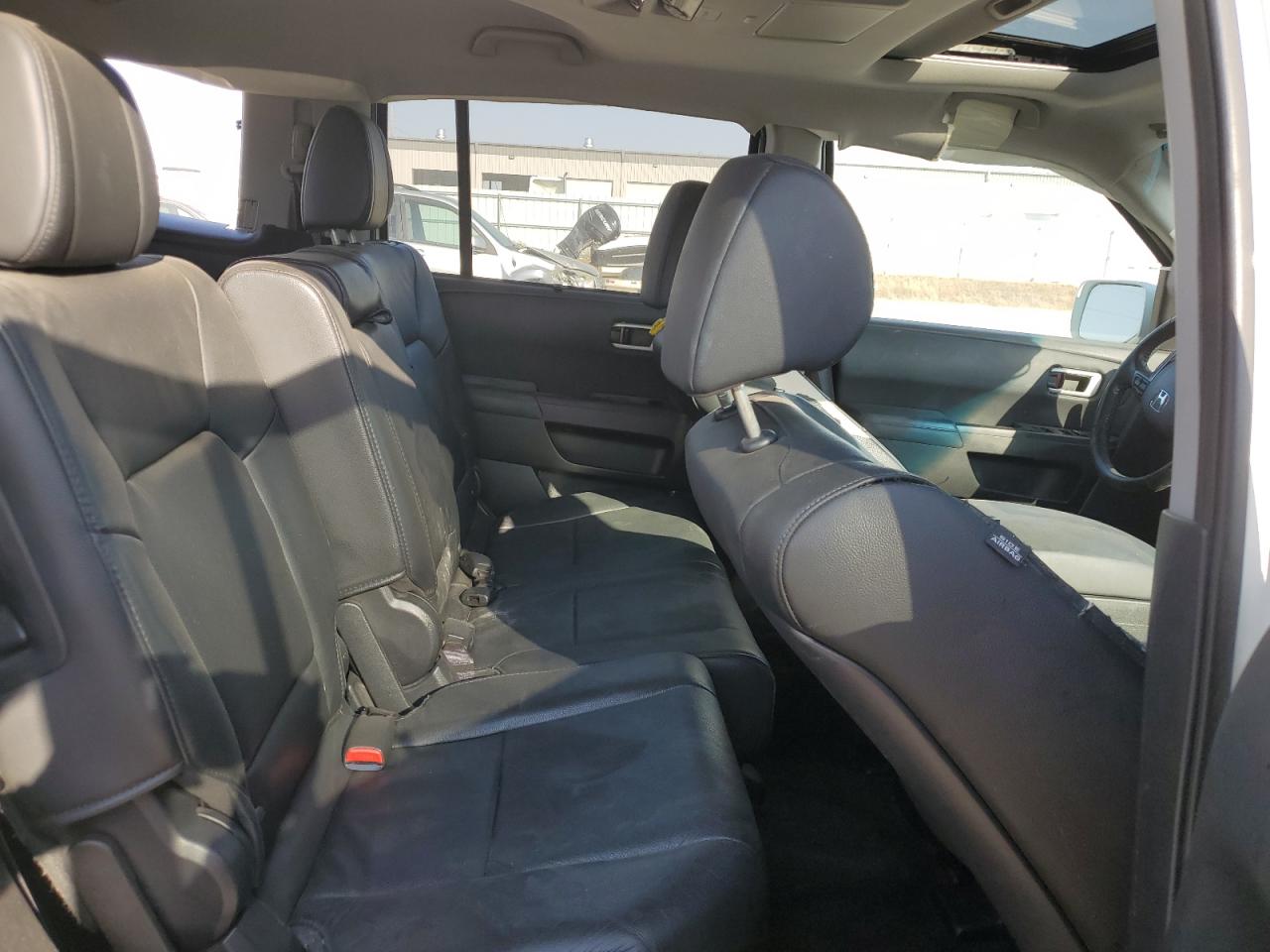2015 Honda Pilot - Image 11