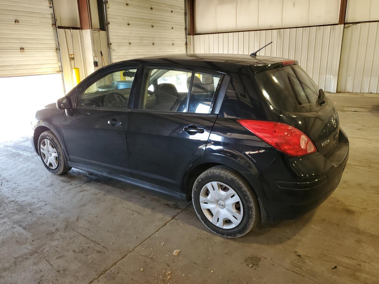 2012 Nissan Versa - Image 2