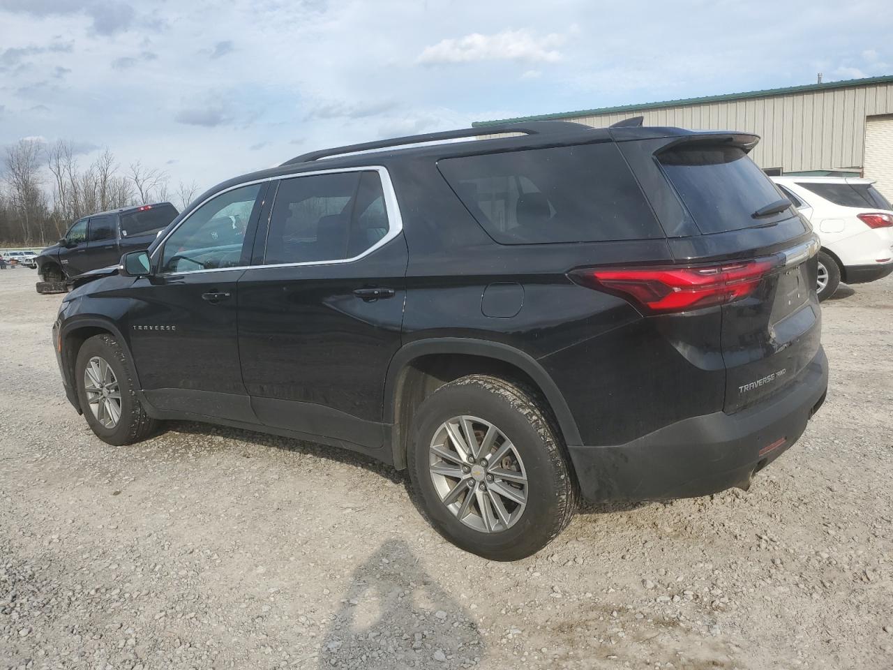 2022 Chevrolet Traverse - Image 2