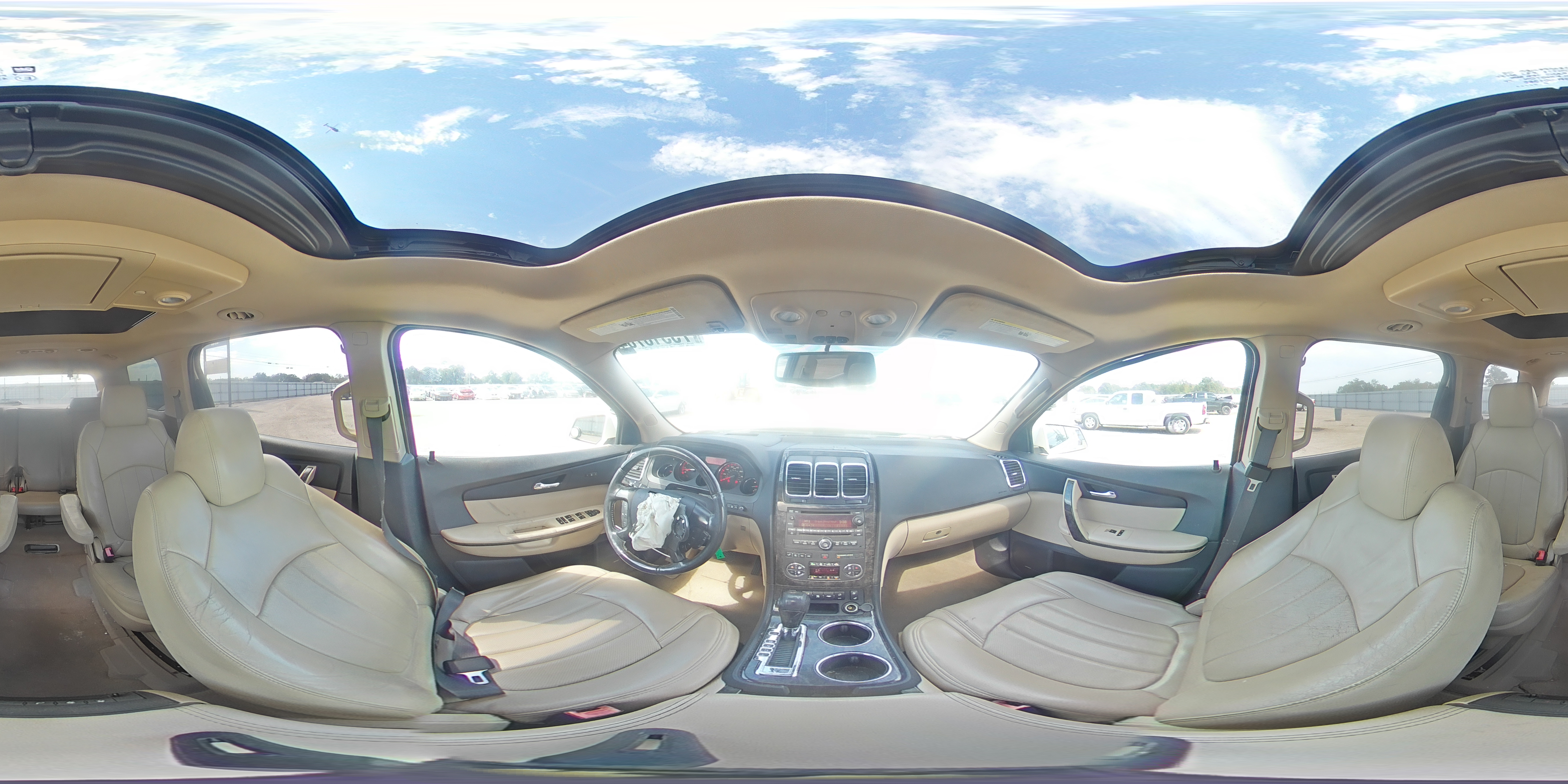 2011 GMC Acadia - Image 13