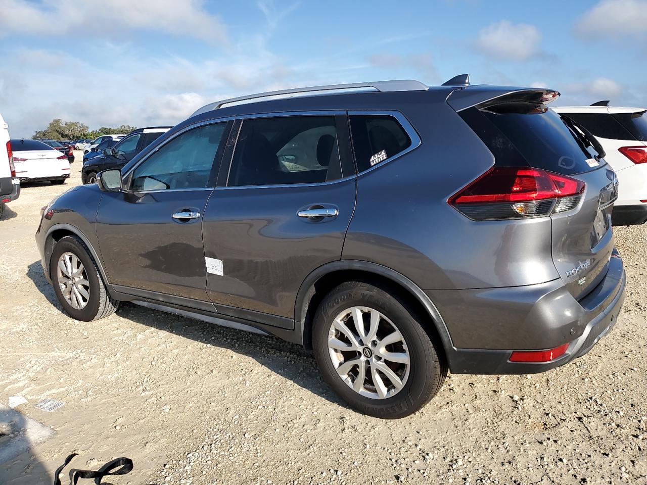 2020 Nissan Rogue - Image 2