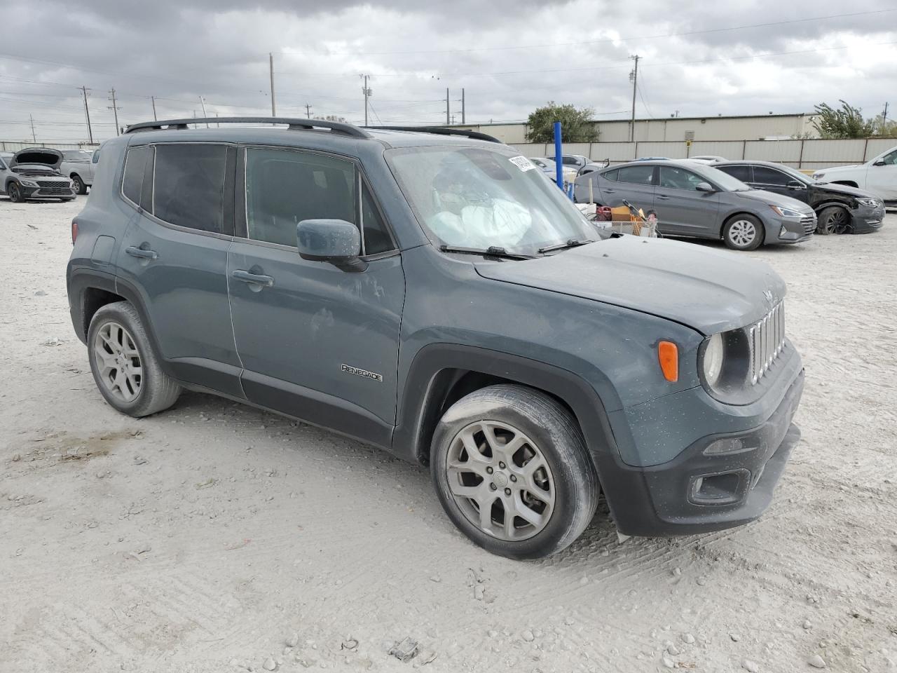 2018 Jeep Renegade - Image 4