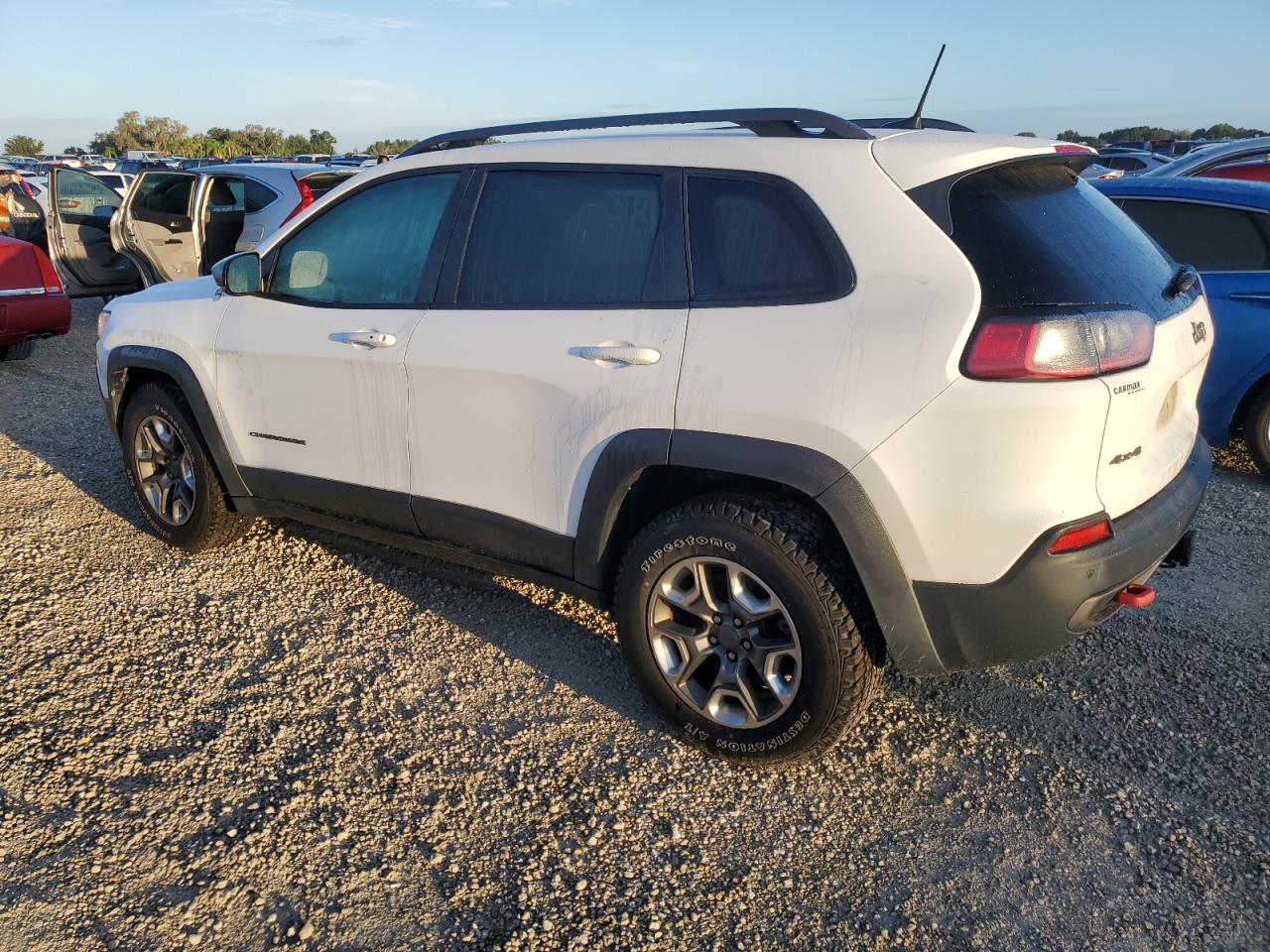 2019 Jeep Cherokee - Image 2
